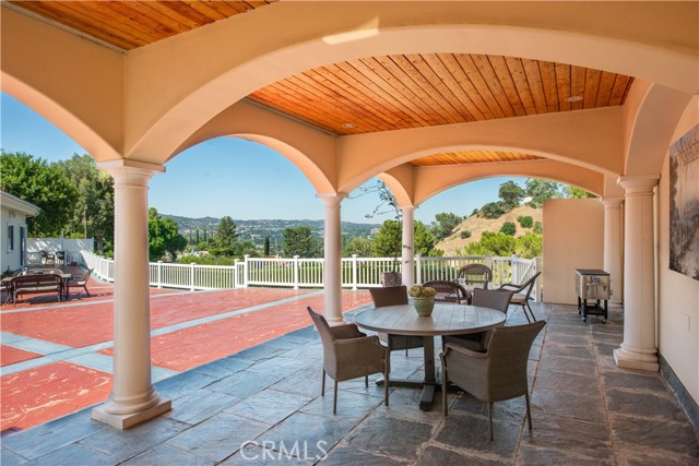 Detail Gallery Image 26 of 27 For 4407 Medley Pl, Encino,  CA 91316 - 6 Beds | 4/2 Baths