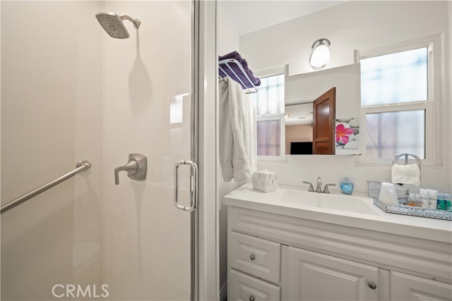 Detail Gallery Image 10 of 10 For 1723 W Kenneth Rd, Glendale,  CA 91201 - 1 Beds | 1 Baths
