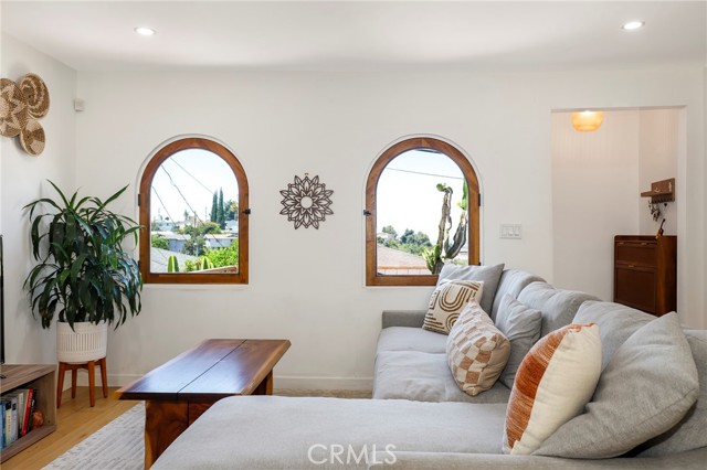 Detail Gallery Image 6 of 37 For 1336 Helen Dr, City Terrace,  CA 90063 - 2 Beds | 2 Baths
