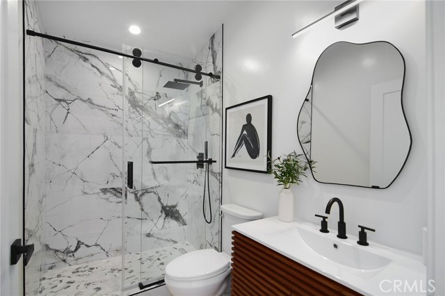 Detail Gallery Image 46 of 65 For 22284 Avenue San Luis, Woodland Hills,  CA 91364 - 6 Beds | 5/1 Baths