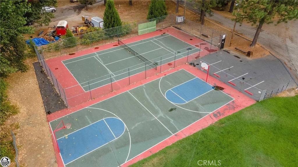 https://media.crmls.org/medias/ee445d21-786e-4fdf-a690-7a2395ee3e5f.jpg?preset=X-Large