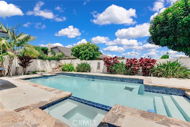 Detail Gallery Image 21 of 39 For 9561 Rockpoint Dr, Huntington Beach,  CA 92646 - 4 Beds | 2 Baths