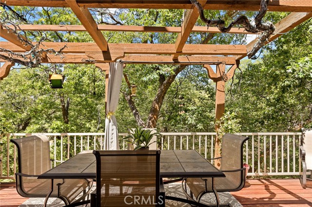 Detail Gallery Image 8 of 34 For 1200 Acadia Dr, Lake Arrowhead,  CA 92352 - 4 Beds | 2 Baths