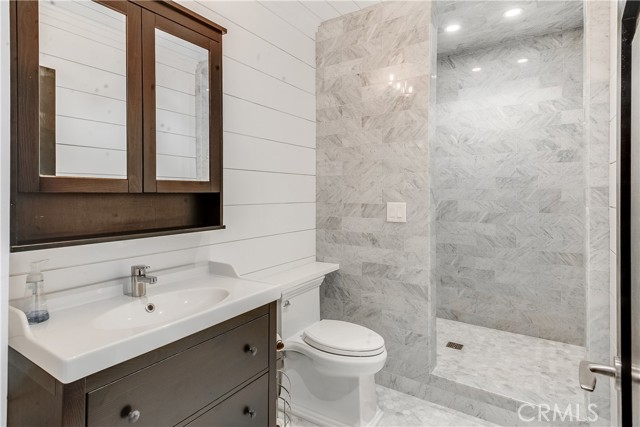 16 Roadrunner Road, Rolling Hills CA: https://media.crmls.org/medias/ee44e2d9-57fd-4761-94d3-164bd4e4aa54.jpg