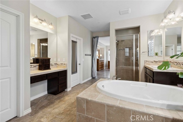 45976 Camino Rubi, Temecula CA: https://media.crmls.org/medias/ee4582f3-ce7b-4bde-9059-dc483fec6ca0.jpg