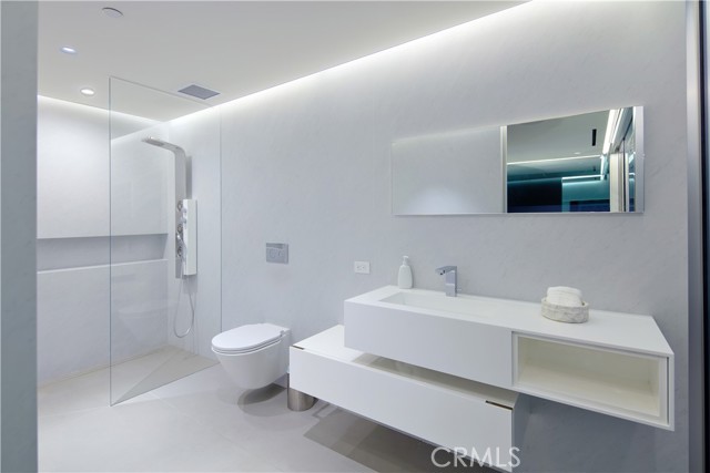 2460 Monaco Drive, Laguna Beach CA: https://media.crmls.org/medias/ee45da6e-4cfe-416e-8f25-dc952ad2402f.jpg