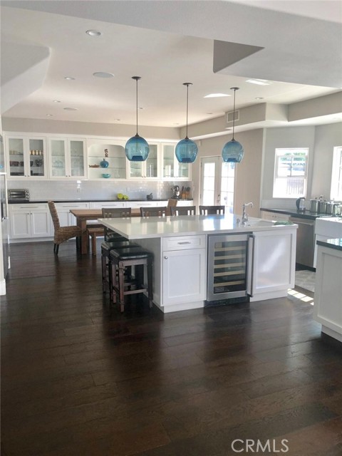 Detail Gallery Image 4 of 25 For 5503 Tampa Ave, Tarzana,  CA 91356 - 5 Beds | 4/1 Baths