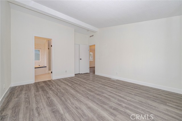 4000 Mariposa Way, Merced CA: https://media.crmls.org/medias/ee460f5a-1cd3-4048-bc7a-419bcc623b39.jpg