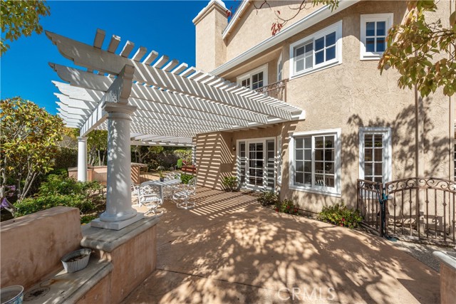 9 Sunrise, Irvine CA: https://media.crmls.org/medias/ee462362-7386-440b-a9ce-100caed1af87.jpg