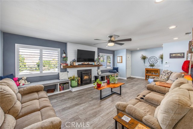 11336 Acropolis Drive, Yucaipa CA: https://media.crmls.org/medias/ee462d38-efdb-4079-85f0-0fca56d1190c.jpg