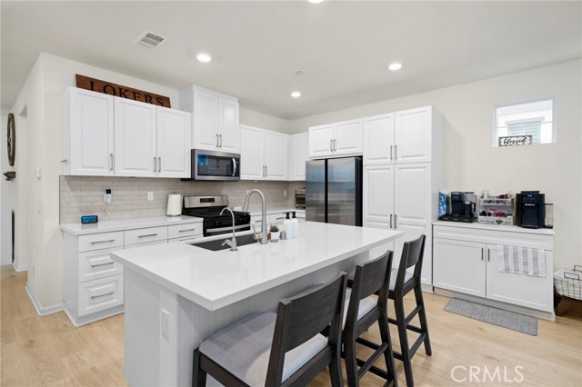 4079 Summer Way, Corona CA: https://media.crmls.org/medias/ee464e60-fe5d-4384-be5e-dd4d1f929668.jpg