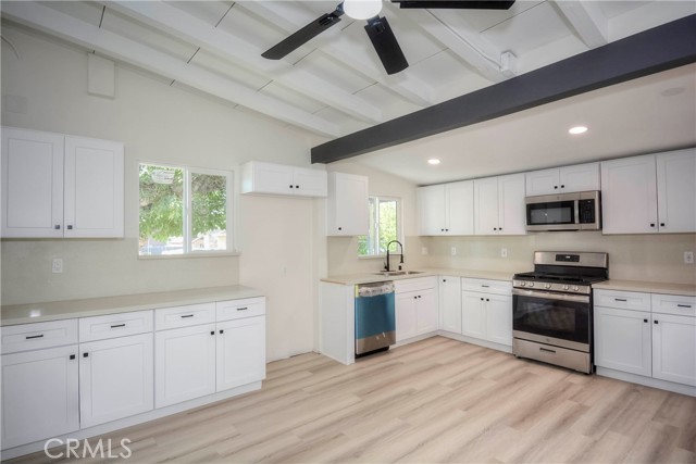 Detail Gallery Image 13 of 42 For 1706 Orange St, Redlands,  CA 92374 - 4 Beds | 2/1 Baths