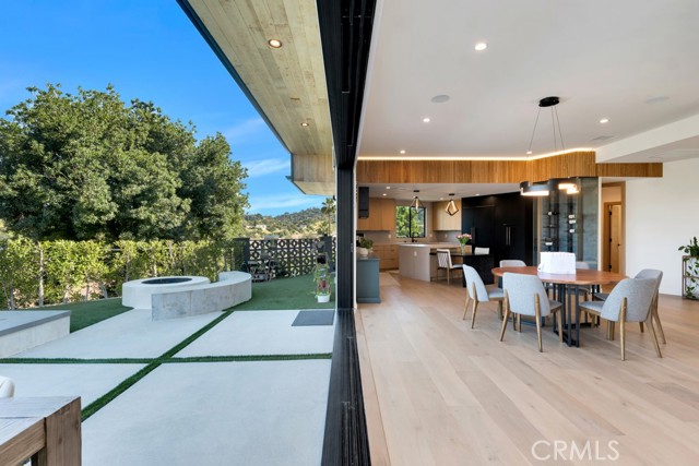 Detail Gallery Image 9 of 72 For 15641 High Knoll Rd, Encino,  CA 91436 - 5 Beds | 4/1 Baths