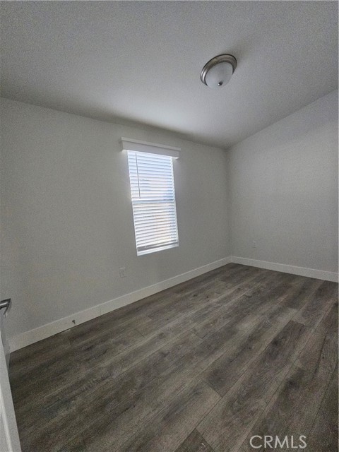 350 San Jacinto Avenue, Perris CA: https://media.crmls.org/medias/ee472464-276a-421c-8c3a-49ff27a4e958.jpg