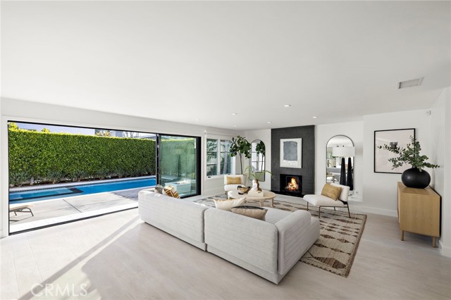 Front Image Thumbnail for CRLG26053104