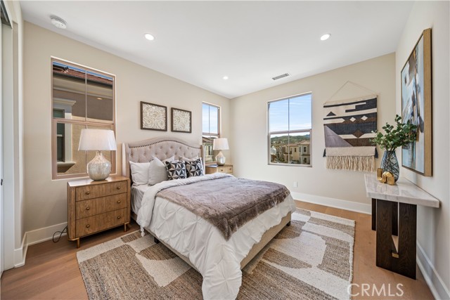 Detail Gallery Image 35 of 72 For 105 Sunnyslope, Irvine,  CA 92618 - 4 Beds | 4/1 Baths