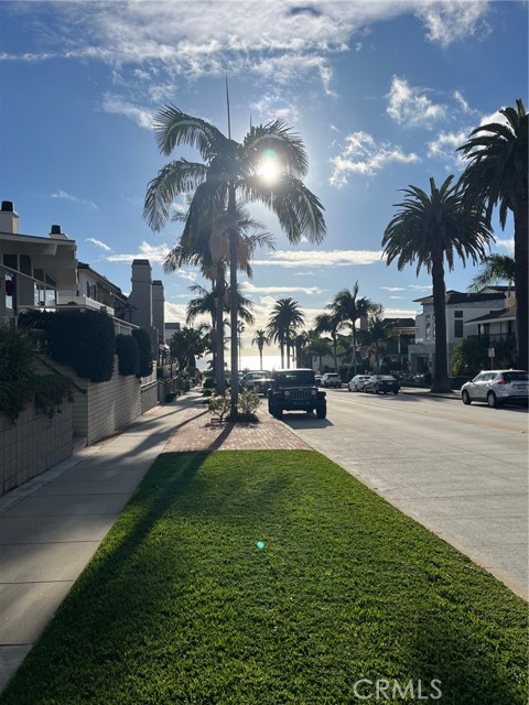 3300 Seaview Avenue, Corona del Mar CA: https://media.crmls.org/medias/ee47e35a-bf1f-43f3-a678-d12ab1051a59.jpg