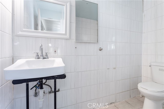 Detail Gallery Image 28 of 32 For 8855 Tyrone, Panorama City,  CA 91402 - 3 Beds | 2 Baths