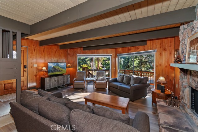 610 Cienega Rd., Big Bear Lake CA: https://media.crmls.org/medias/ee49a12f-dbbe-4709-96bc-7d9882467d72.jpg