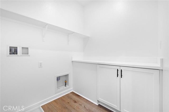944 N Divino Privado, Ontario CA: https://media.crmls.org/medias/ee49b8e9-49bb-454b-bf6a-b4b7368d1716.jpg
