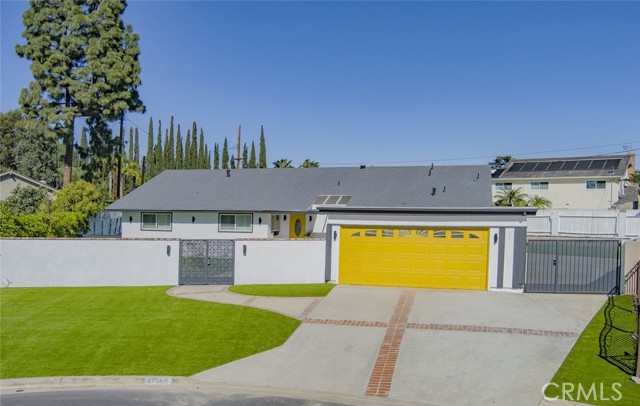 Detail Gallery Image 5 of 23 For 17965 Wellington, Tustin,  CA 92780 - 3 Beds | 2 Baths