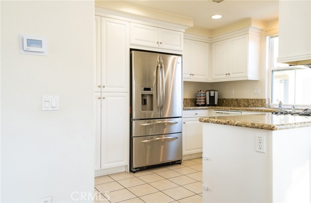 Detail Gallery Image 13 of 39 For 10285 Corte Fina Ln, Bellflower,  CA 90706 - 3 Beds | 3/1 Baths