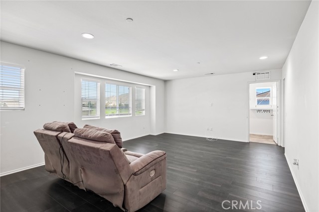 2579 Silver Maple Street, San Jacinto CA: https://media.crmls.org/medias/ee4abb8a-be63-4102-b8b4-978f7ebe772e.jpg