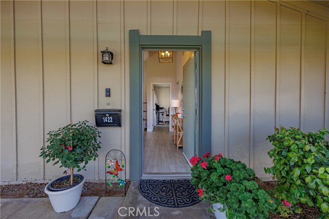 Detail Gallery Image 4 of 53 For 1422 Camelot Dr, Corona,  CA 92882 - 2 Beds | 1/1 Baths