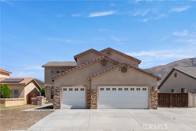 945 Newport Drive, San Jacinto CA: https://media.crmls.org/medias/ee4b3d1a-7321-43e1-b5f9-6edcc9e7d265.jpg