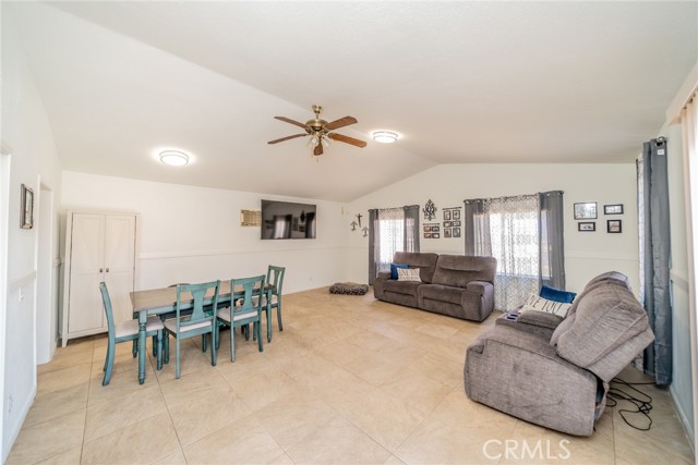 Detail Gallery Image 10 of 37 For 14564 Lilac Rd, Adelanto,  CA 92301 - 3 Beds | 2 Baths