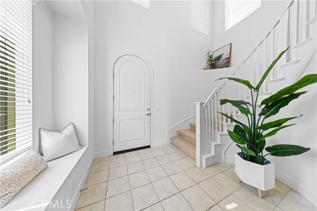 1928 Aliso Canyon Drive, Lake Forest CA: https://media.crmls.org/medias/ee4bc92b-0b01-4557-9bc3-4faa3e54876f.jpg