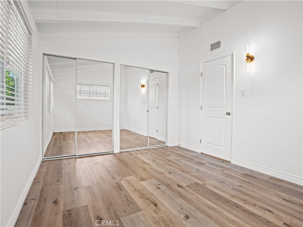 https://media.crmls.org/medias/ee4bf1f9-eeca-46a9-96fc-3de91148584a.jpg?preset=X-Large