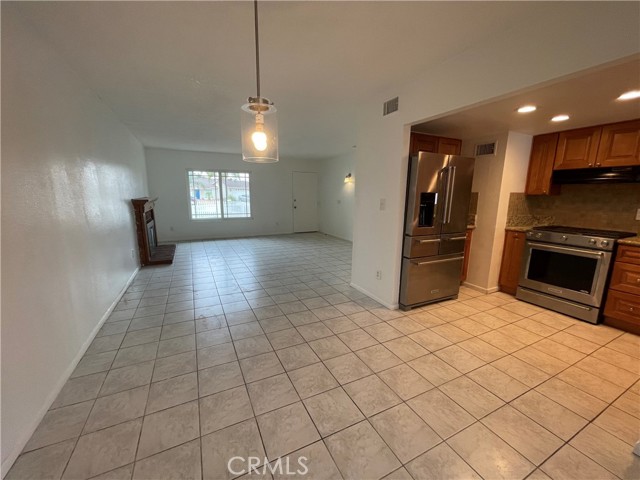 25141 Silent Creek Road, Moreno Valley CA: https://media.crmls.org/medias/ee4c0808-0c8d-42c4-883d-84bad5c3e6f6.jpg