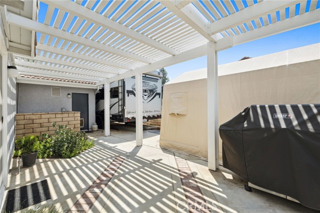 1251 Shakespeare Drive, Riverside CA: https://media.crmls.org/medias/ee4cf832-0b1c-4a28-8e0c-eb3b121e2f47.jpg