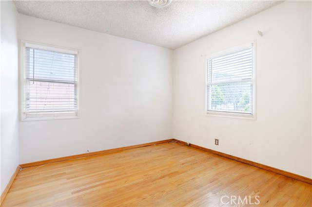 20934 Vose Street, Canoga Park CA: https://media.crmls.org/medias/ee4d1a34-a9a1-4eb5-a2e3-ea74a14d7034.jpg