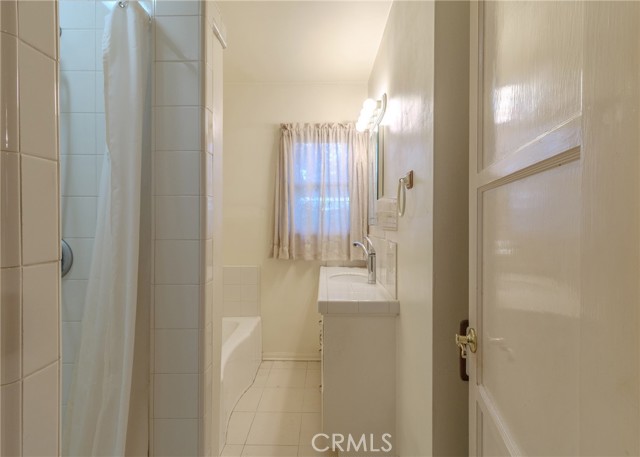 124 Mauna Loa Drive, Monrovia CA: https://media.crmls.org/medias/ee4dda6f-f508-40d4-a192-fbea333979ac.jpg