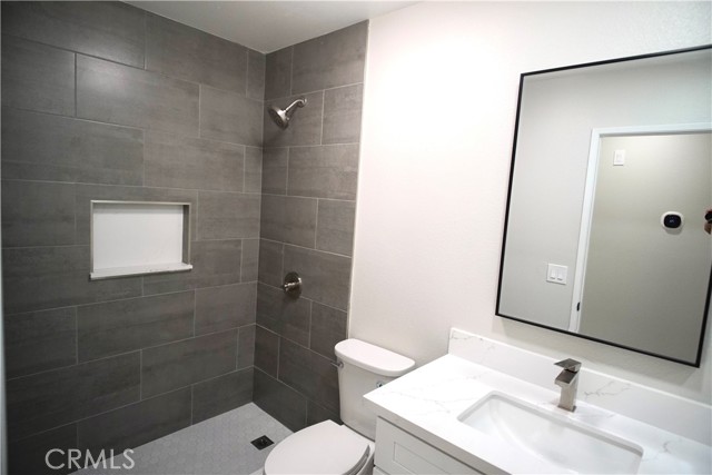 5187 Cedar Street, Jurupa Valley CA: https://media.crmls.org/medias/ee4ddf81-012e-4aa3-9571-6bbc2f2faeea.jpg