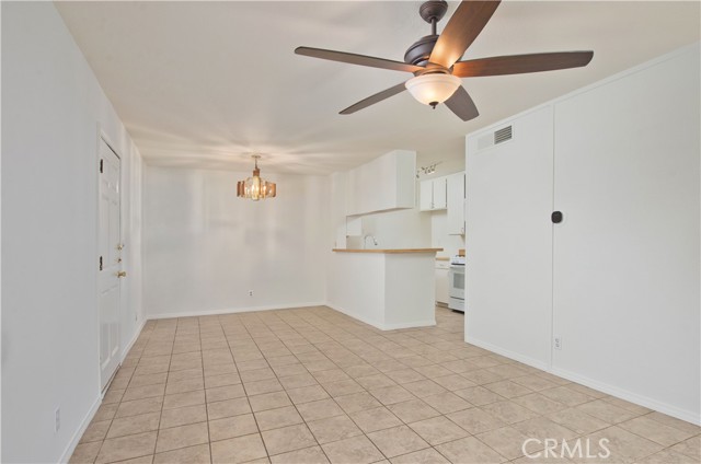 Detail Gallery Image 7 of 23 For 18645 Hatteras St #131,  Tarzana,  CA 91356 - 1 Beds | 1 Baths