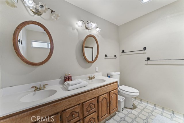 Detail Gallery Image 14 of 37 For 2411 Glacier Dr, –,  CA 93225 - 4 Beds | 3 Baths