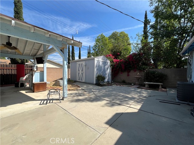 Detail Gallery Image 11 of 13 For 23837 Welby, West Hills,  CA 91307 - 4 Beds | 3 Baths