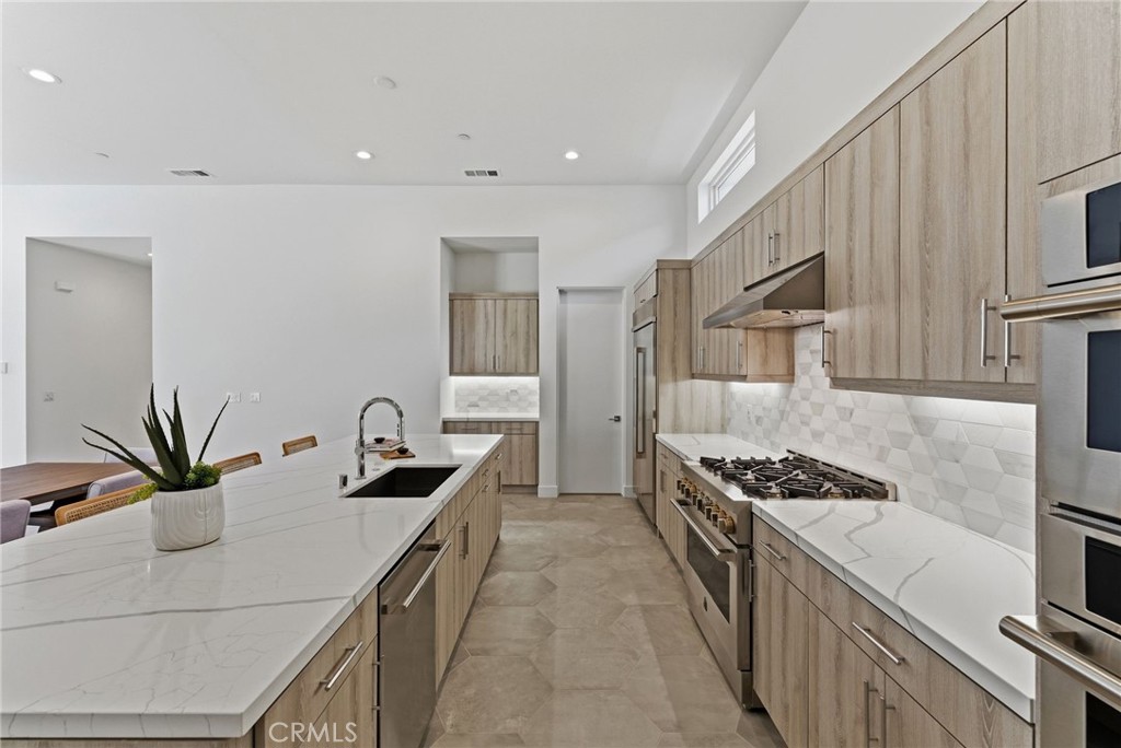 MLS #OC25255465 image #6