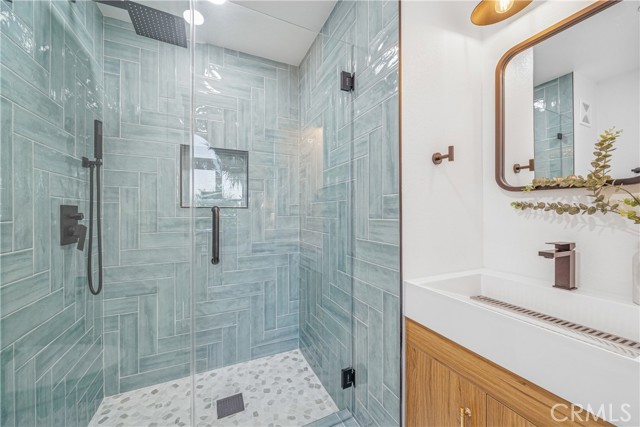 6692 Alamitos Circle, Huntington Beach CA: https://media.crmls.org/medias/ee4ee92e-d003-47a3-89db-ee39f777811e.jpg