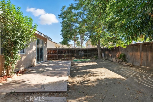 1063 Blackburn Way, Hemet CA: https://media.crmls.org/medias/ee4f08f1-8ecc-439a-844a-bc940141efc6.jpg