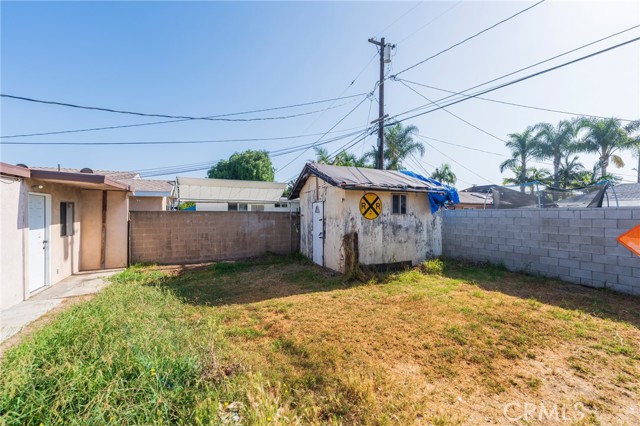 22428 Neptune Avenue, Carson CA: https://media.crmls.org/medias/ee4f372e-c1fd-4ef1-a816-b92c0b185fc9.jpg