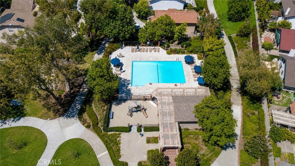 https://media.crmls.org/medias/ee4f3b43-392f-4e8c-8480-554421817e93.jpg?preset=X-Large