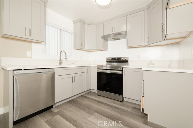 Image 20 of 38 For 4110 Hathaway Ave