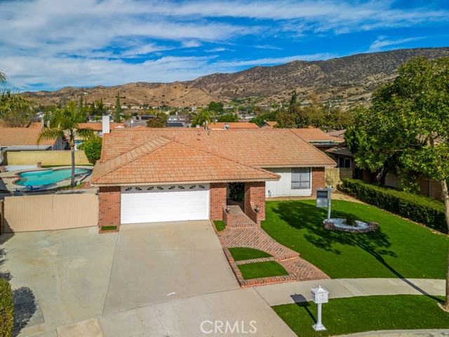 Detail Gallery Image 2 of 19 For 6453 Dowel Dr, Simi Valley,  CA 93063 - 4 Beds | 2 Baths