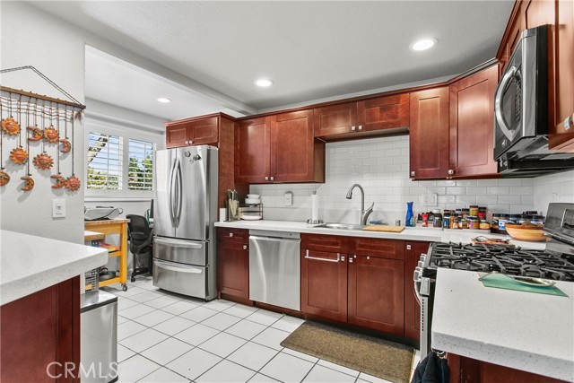 Detail Gallery Image 6 of 18 For 16865 Bluewater Ln #18,  Huntington Beach,  CA 92649 - 1 Beds | 1 Baths