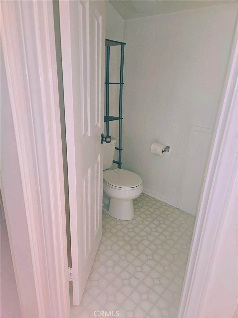 https://media.crmls.org/medias/ee508bd7-9ef7-455a-96ab-b8cb0745d43c.jpg?preset=X-Large
