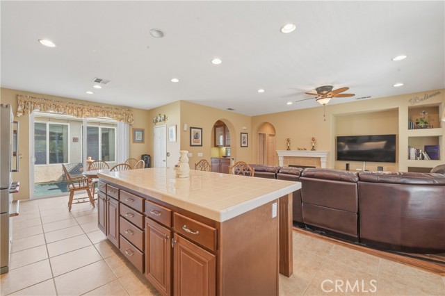 Detail Gallery Image 5 of 67 For 28245 Little Lake Ct, Menifee,  CA 92585 - 4 Beds | 3/1 Baths